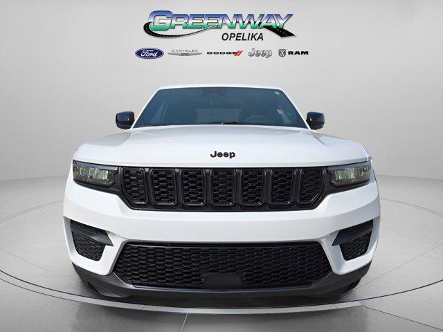 new 2025 Jeep Grand Cherokee car, priced at $30,025
