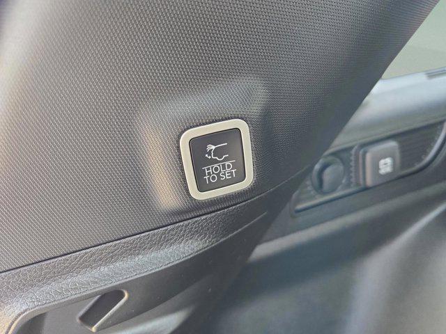 new 2025 Jeep Grand Cherokee car, priced at $30,025