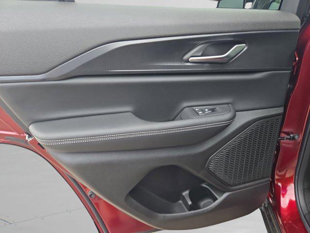 new 2025 Jeep Grand Cherokee car, priced at $29,999