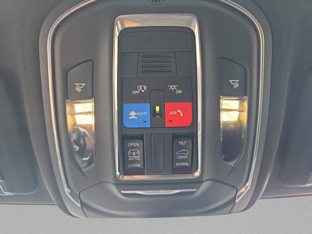 new 2025 Jeep Grand Cherokee car, priced at $29,999