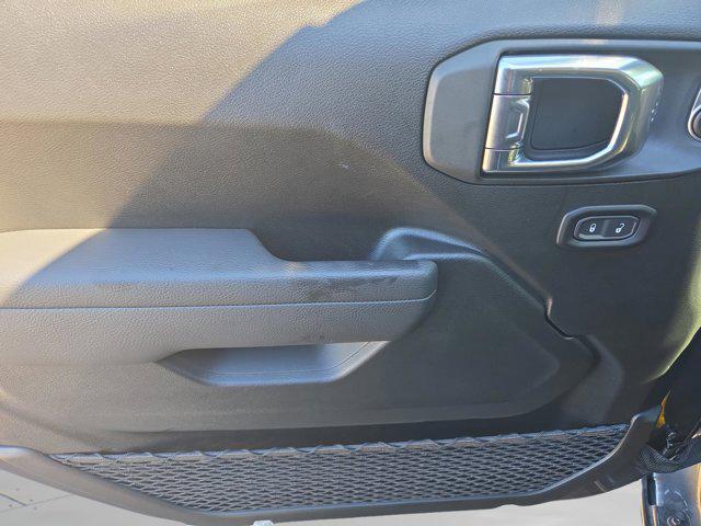 new 2025 Jeep Gladiator car, priced at $34,900