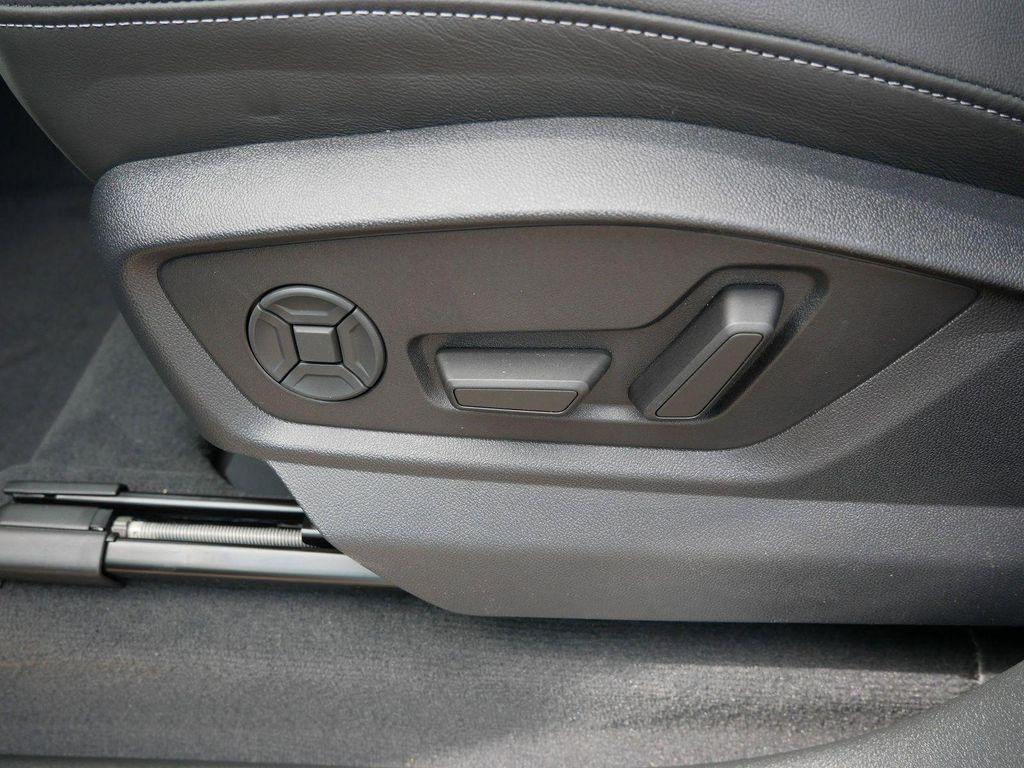 new 2026 Audi Q7 car, priced at $66,885