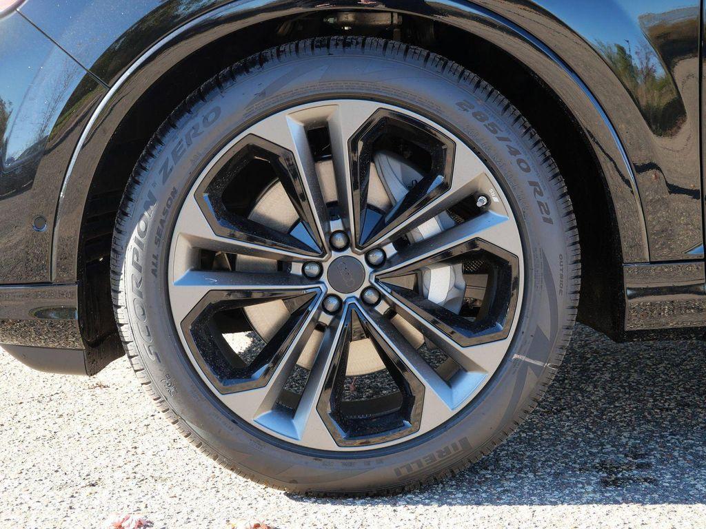 new 2026 Audi Q7 car, priced at $78,410