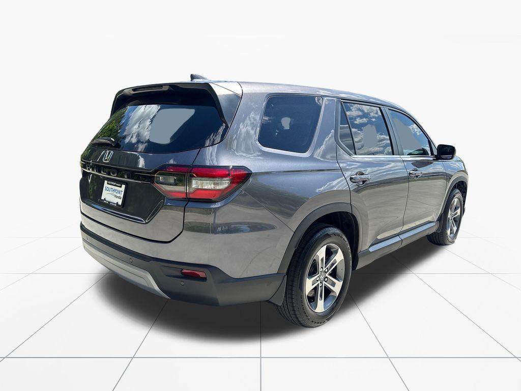 used 2025 Honda Pilot car, priced at $43,305