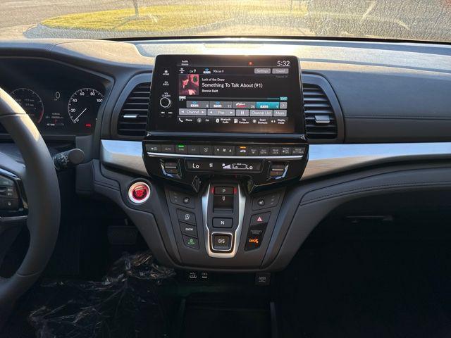 new 2026 Honda Odyssey car, priced at $42,026