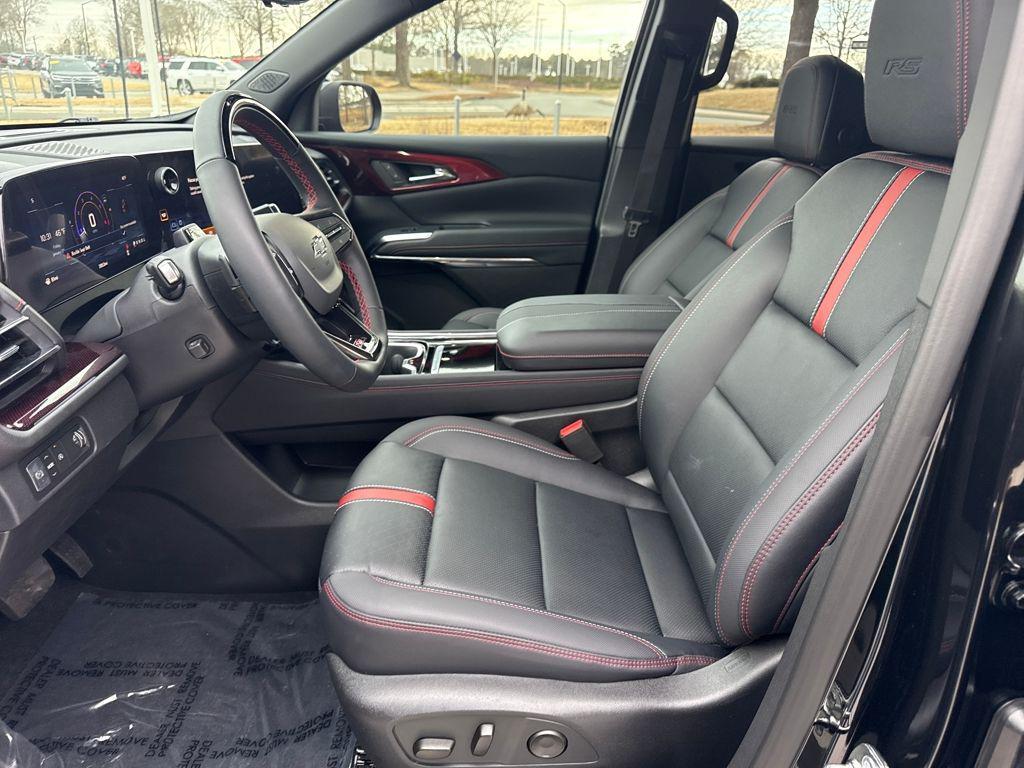 used 2026 Chevrolet Traverse car, priced at $53,191