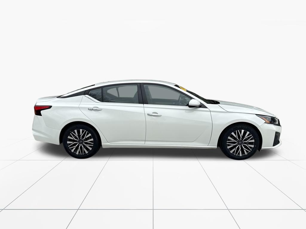 used 2023 Nissan Altima car, priced at $17,137
