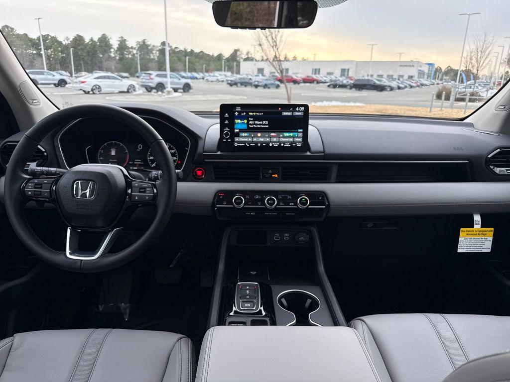 new 2025 Honda Pilot car, priced at $49,507