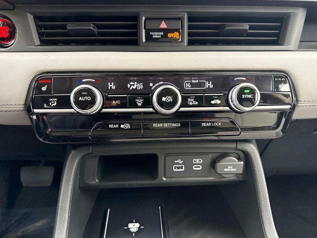 new 2025 Honda Pilot car, priced at $49,507