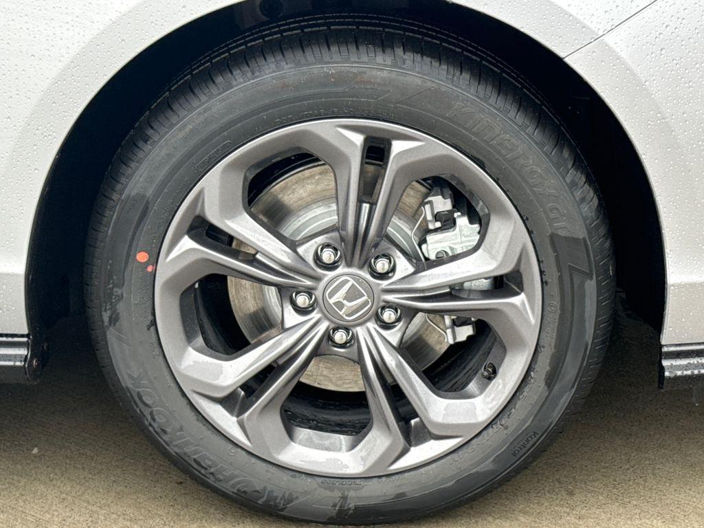 new 2026 Honda Accord Hybrid car, priced at $34,581