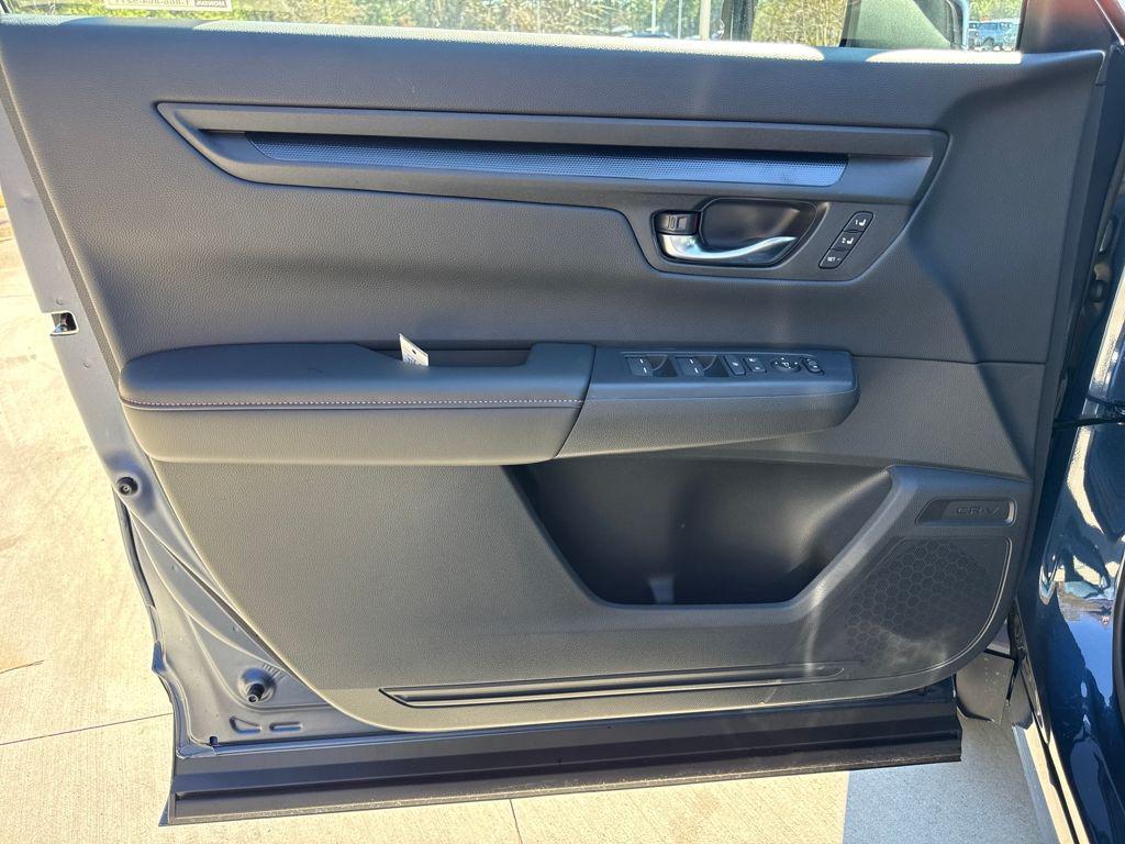 new 2026 Honda CR-V Hybrid car, priced at $39,699