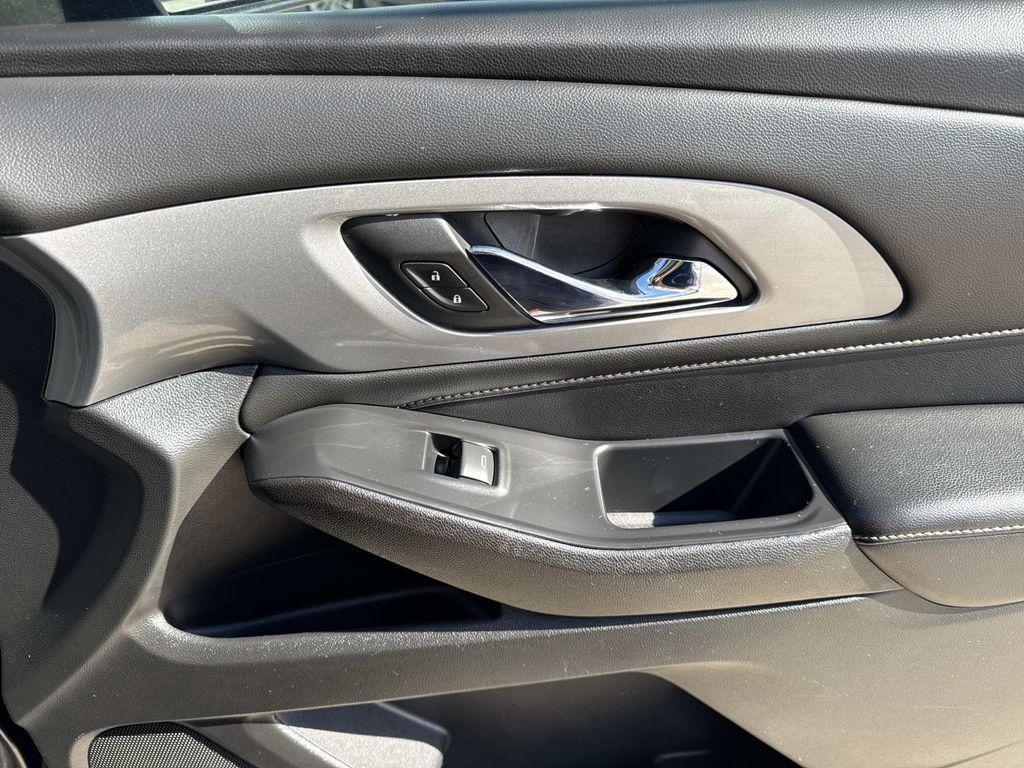 used 2021 Chevrolet Traverse car, priced at $21,997