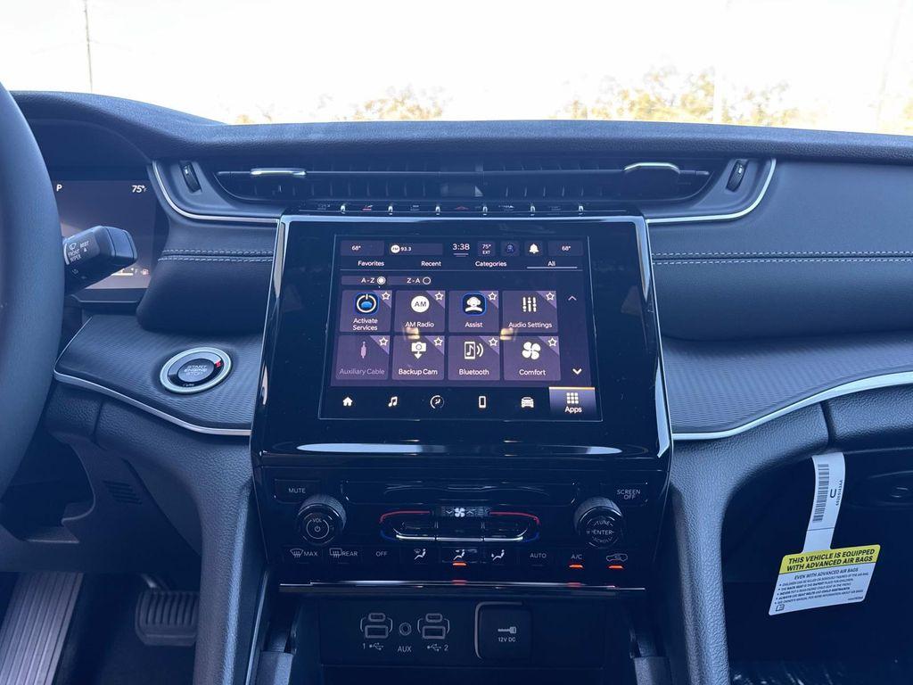 new 2025 Jeep Grand Cherokee car, priced at $37,090