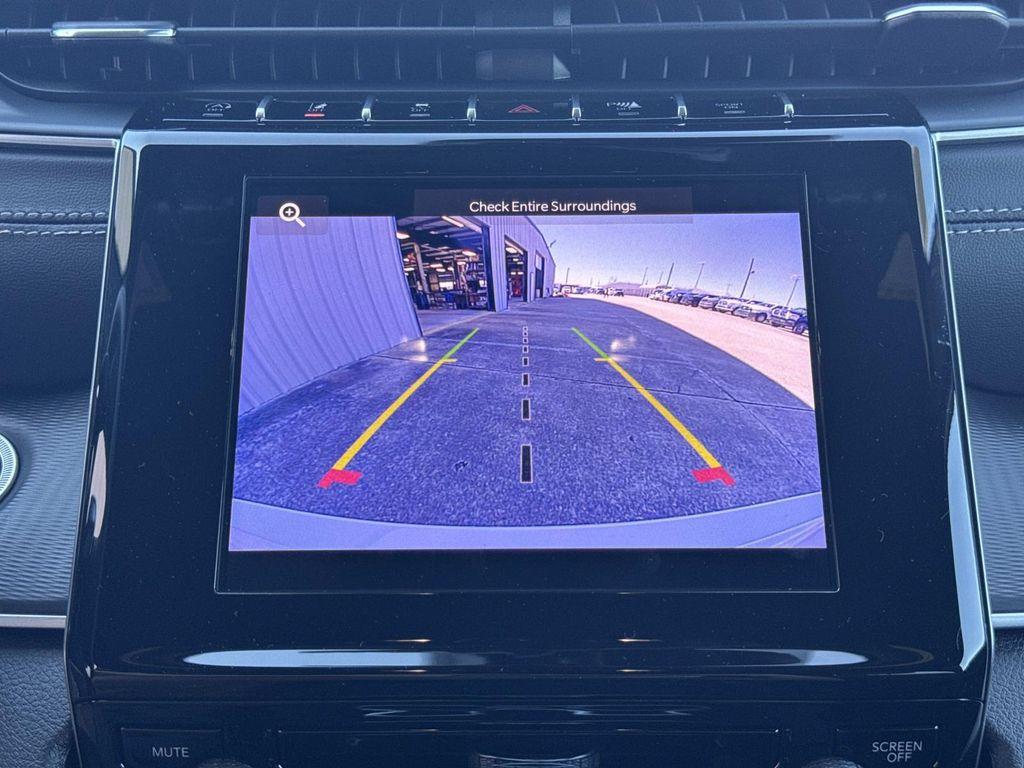 new 2025 Jeep Grand Cherokee car, priced at $37,090