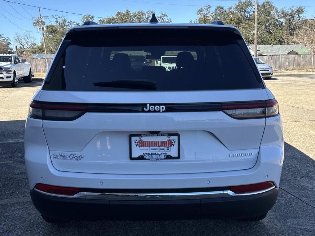 new 2025 Jeep Grand Cherokee car, priced at $37,090