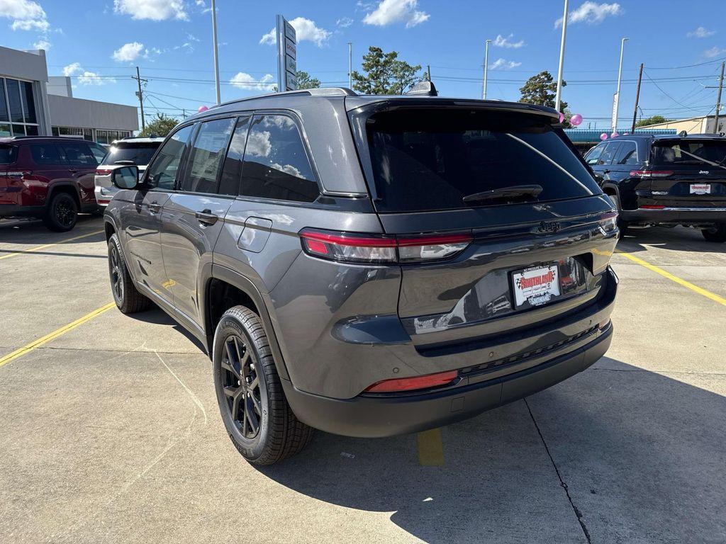 new 2025 Jeep Grand Cherokee car, priced at $42,230