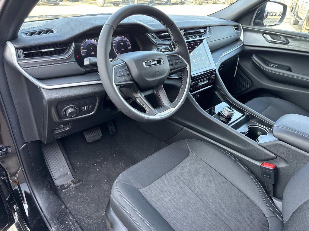 new 2025 Jeep Grand Cherokee L car, priced at $40,225