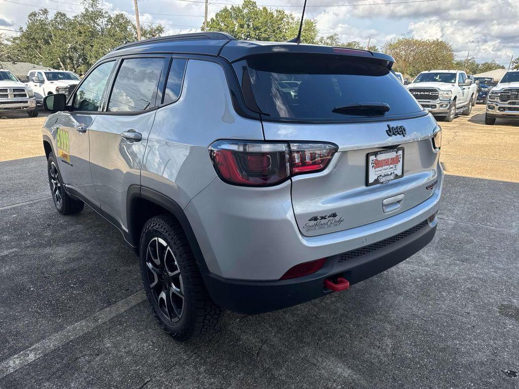 new 2025 Jeep Compass car, priced at $31,985