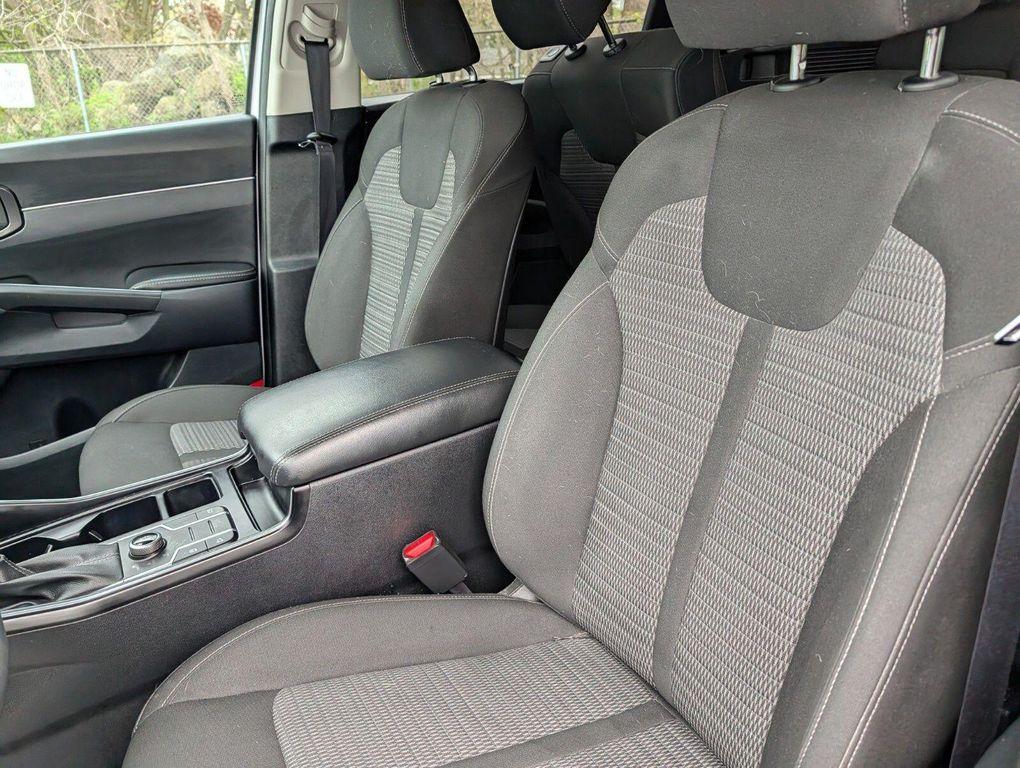 used 2023 Kia Sorento car, priced at $25,556