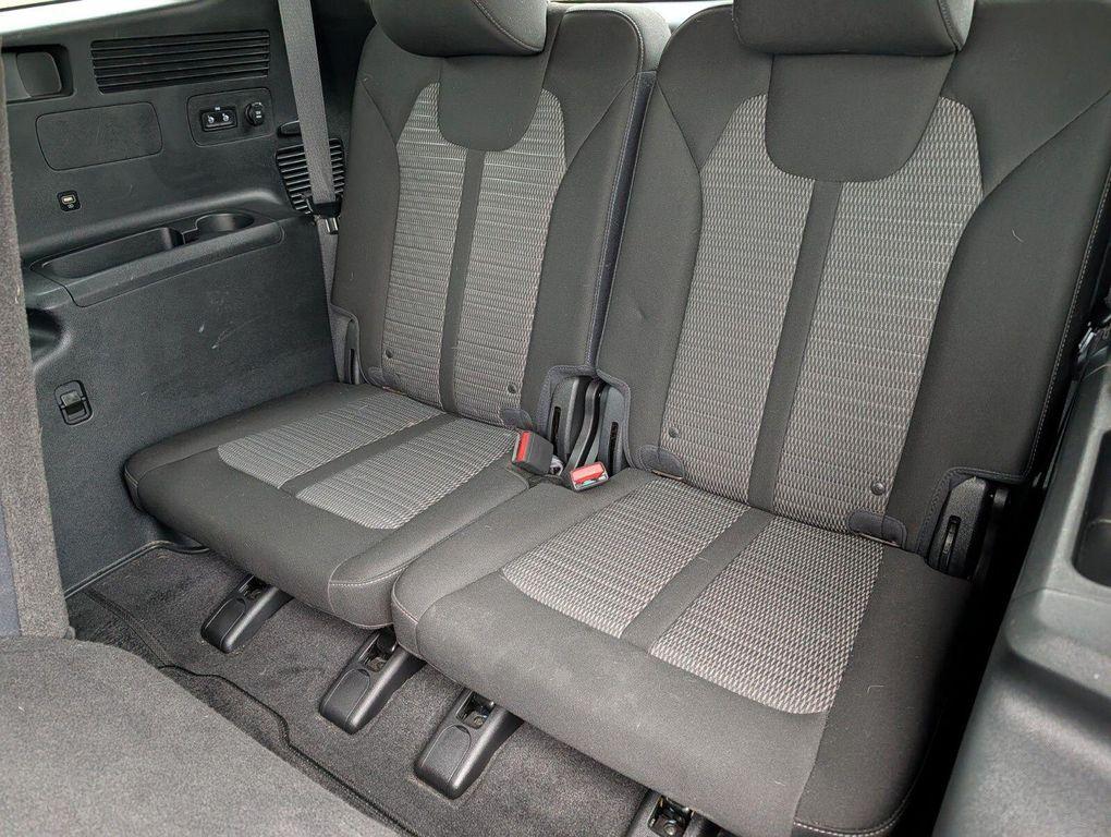 used 2023 Kia Sorento car, priced at $25,556