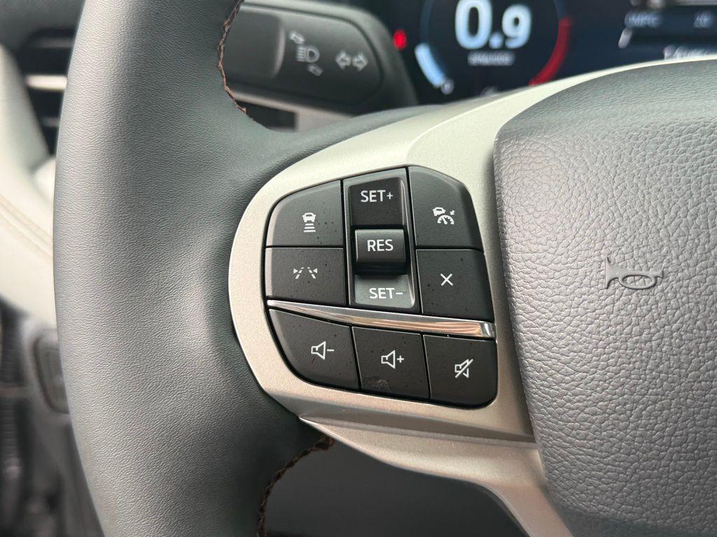 new 2025 Ford Explorer car, priced at $39,777