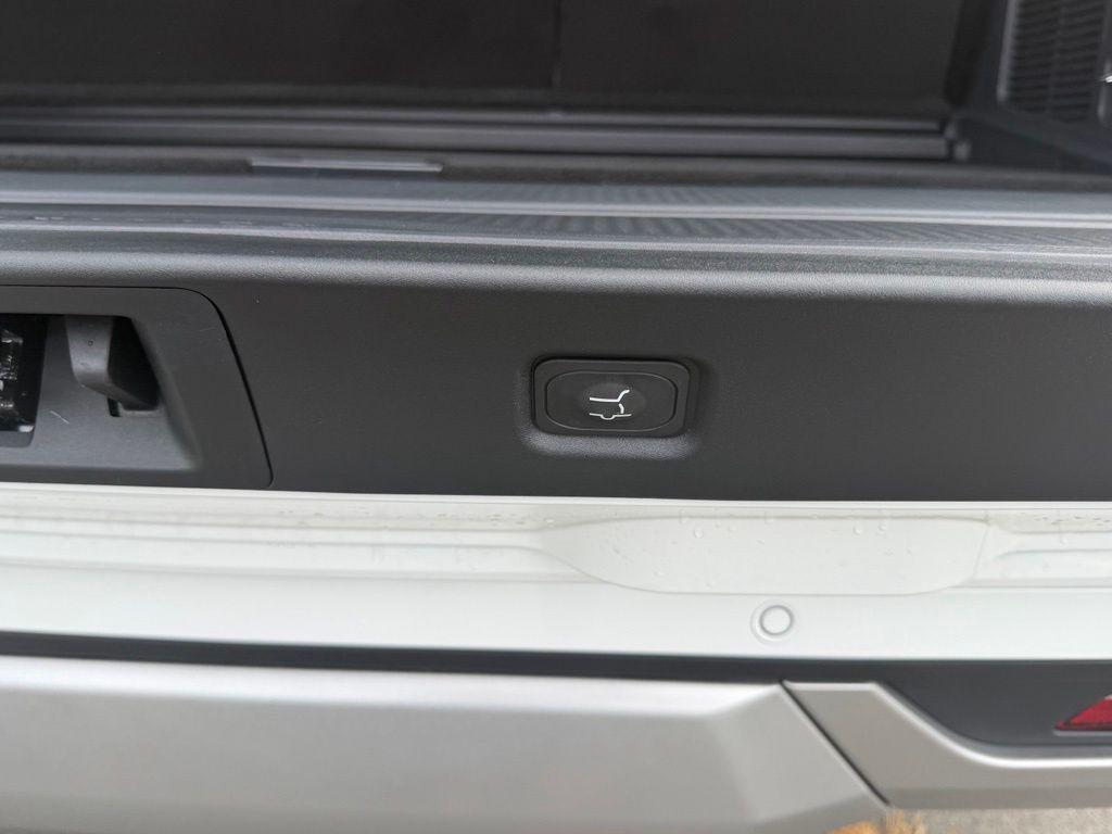 new 2026 Ford Expedition car, priced at $85,177