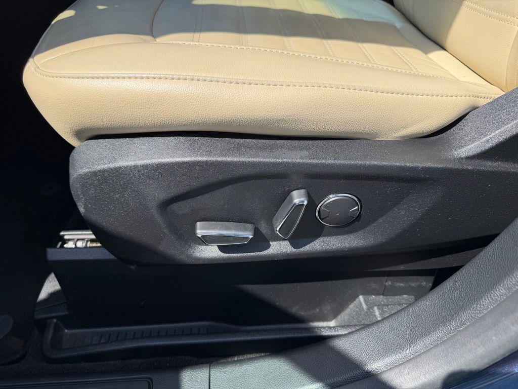 used 2018 Ford Edge car, priced at $14,277