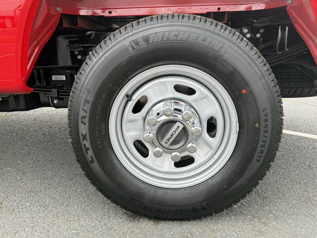 new 2025 Ford F-250 car, priced at $58,277