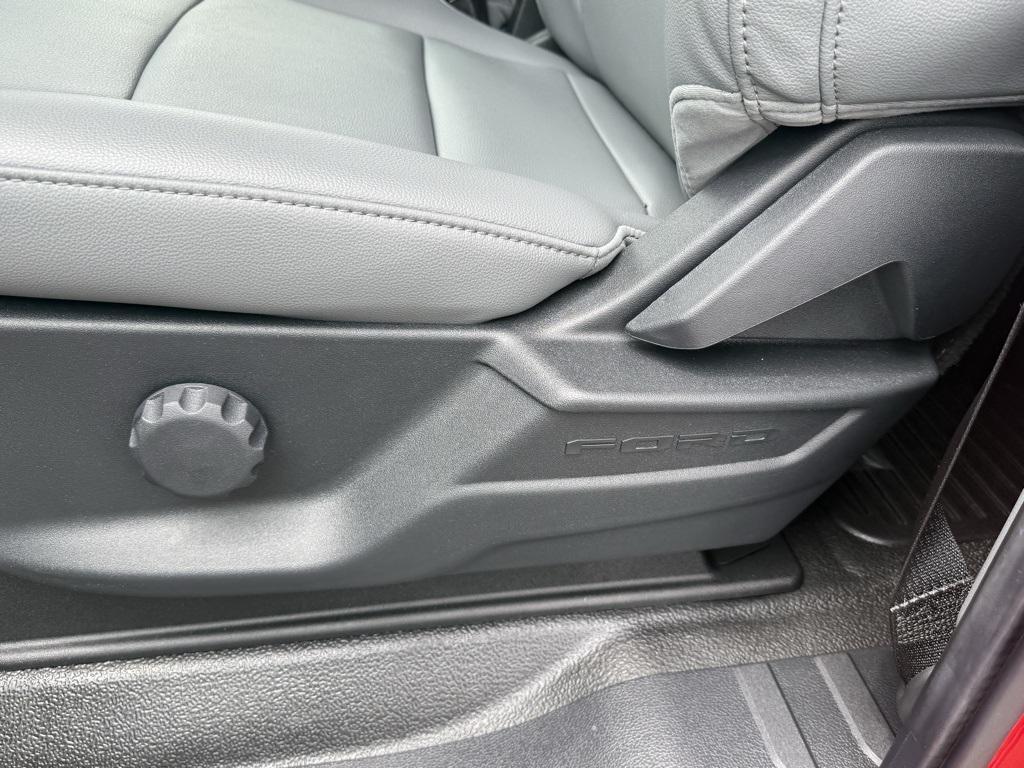 new 2025 Ford F-250 car, priced at $58,277