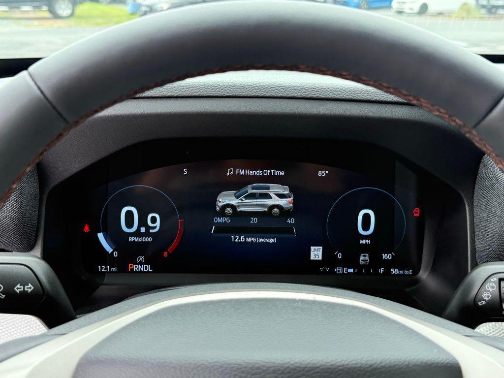 new 2025 Ford Explorer car, priced at $40,277