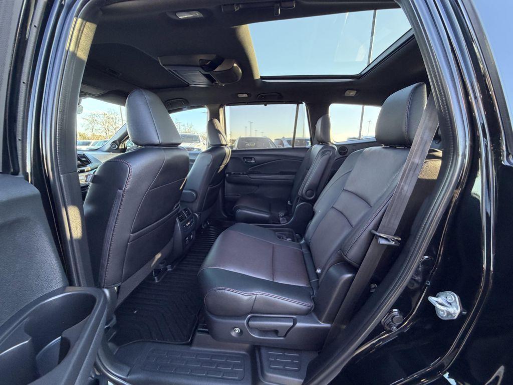 used 2022 Honda Pilot car, priced at $34,950