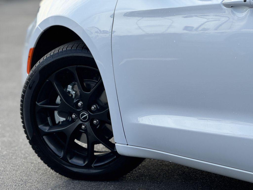 new 2026 Chrysler Pacifica car, priced at $45,019