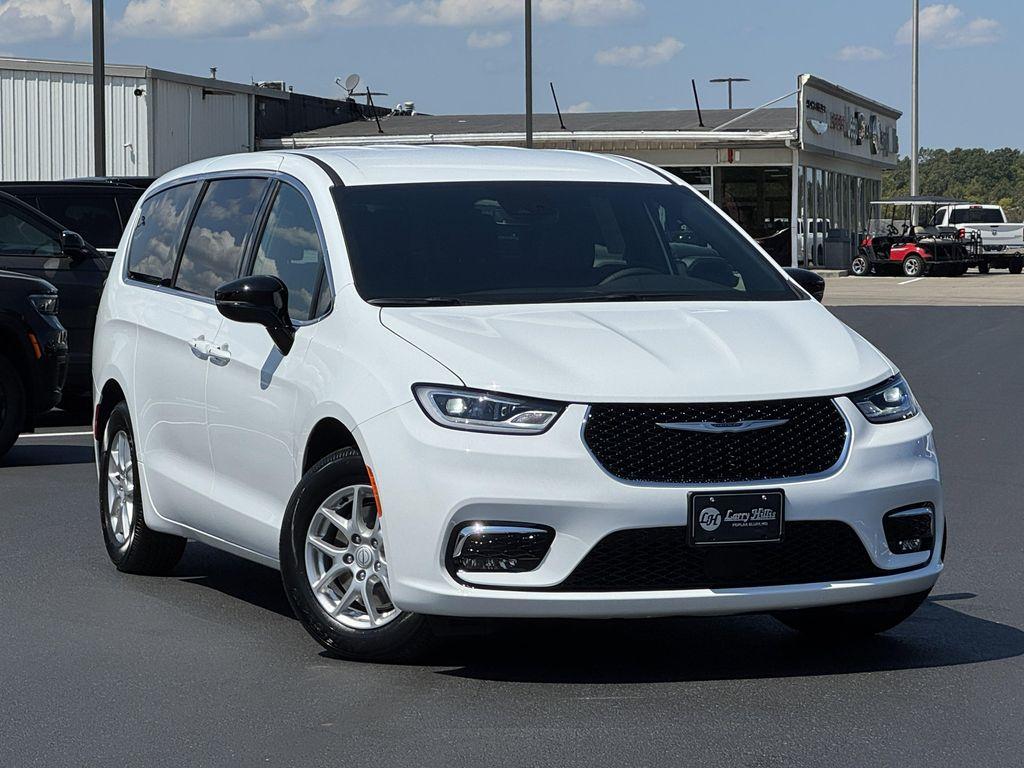 new 2026 Chrysler Pacifica car, priced at $41,580
