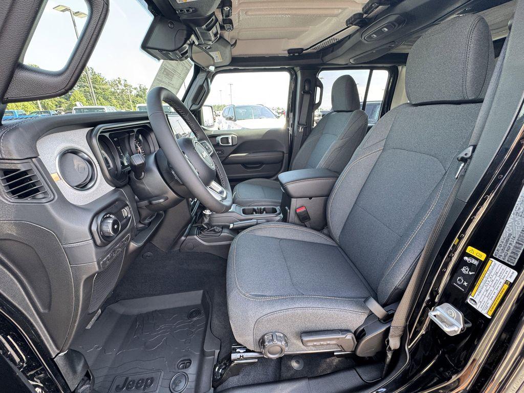 new 2025 Jeep Wrangler car, priced at $47,859