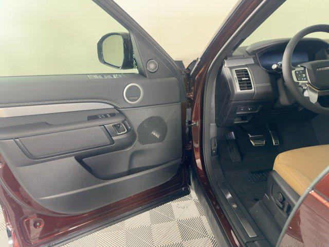 new 2026 Land Rover Discovery car, priced at $76,722