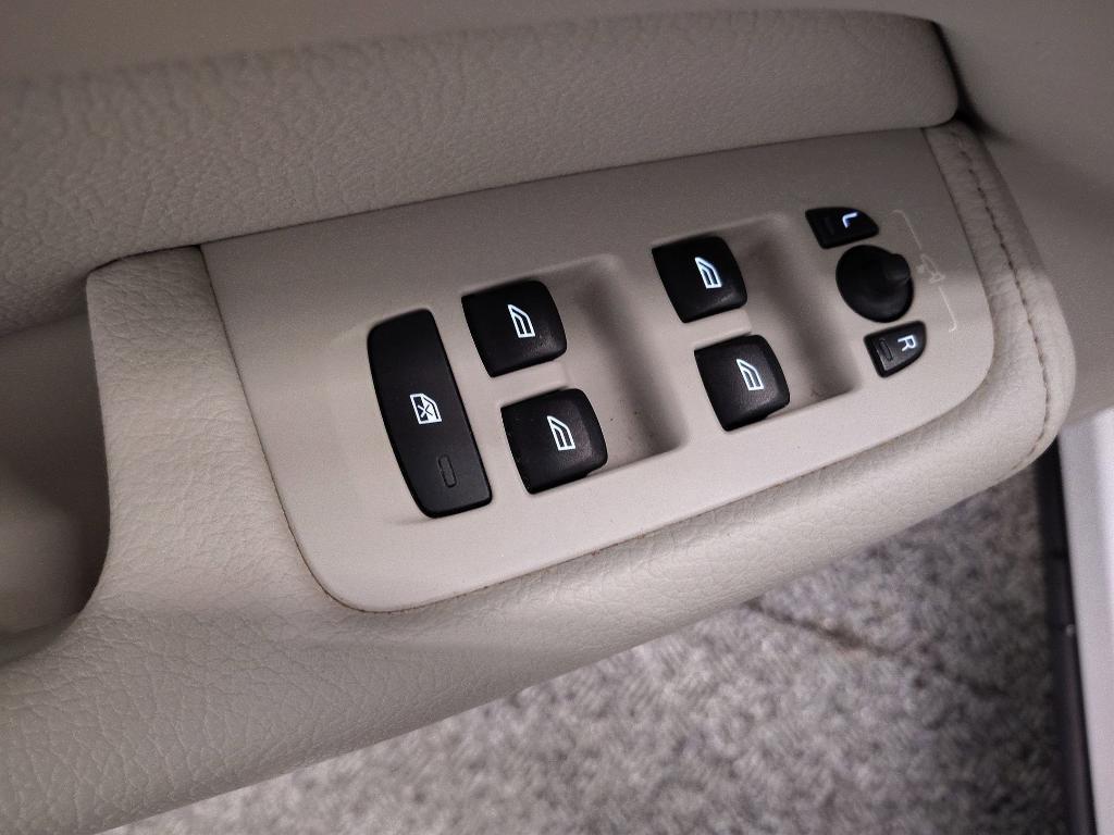 used 2018 Volvo XC60 car, priced at $14,999