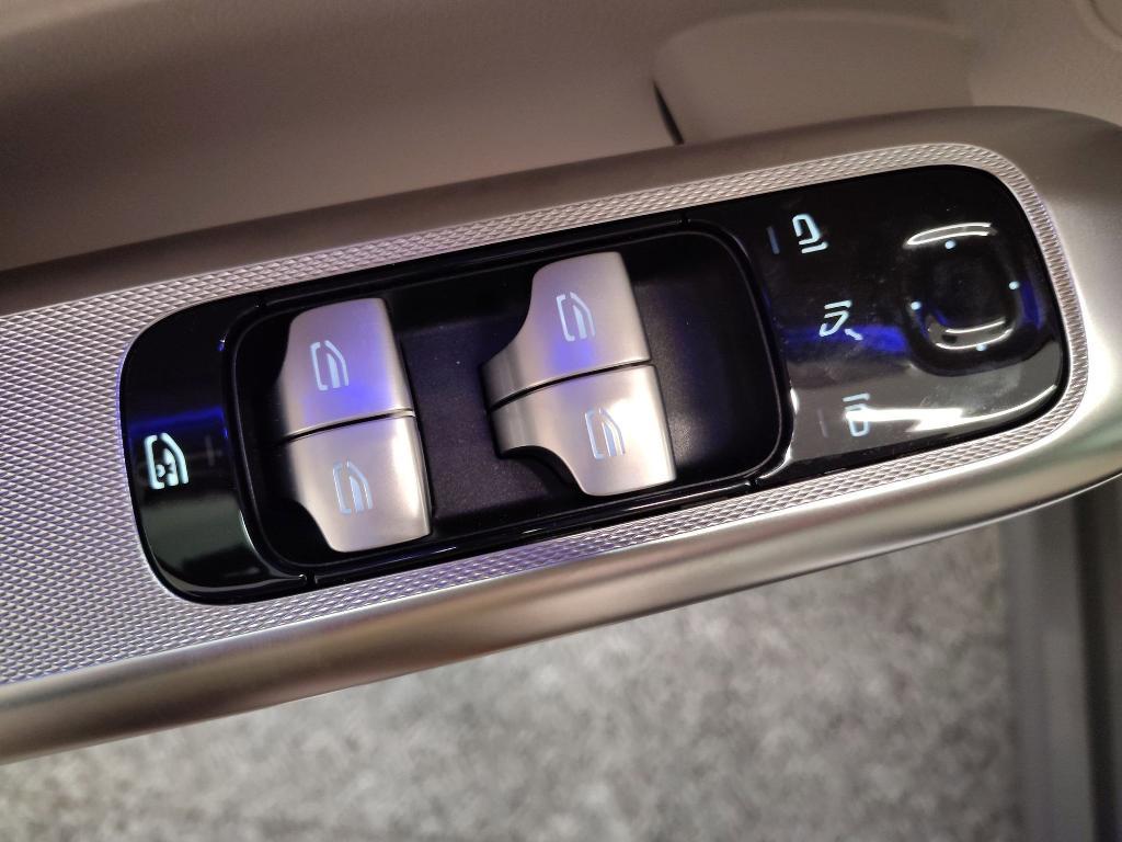 new 2026 Mercedes-Benz GLC 300 car, priced at $55,260