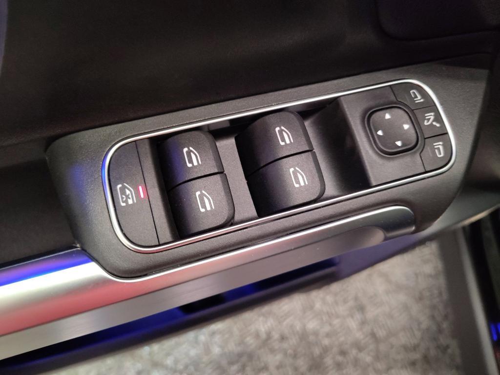 new 2026 Mercedes-Benz GLB 250 car, priced at $49,895