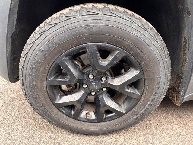 used 2016 Jeep Cherokee car, priced at $18,812