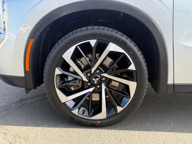 used 2024 Mitsubishi Outlander car, priced at $21,900
