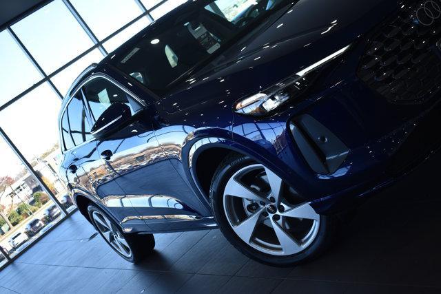 new 2025 Audi Q5 car, priced at $61,950