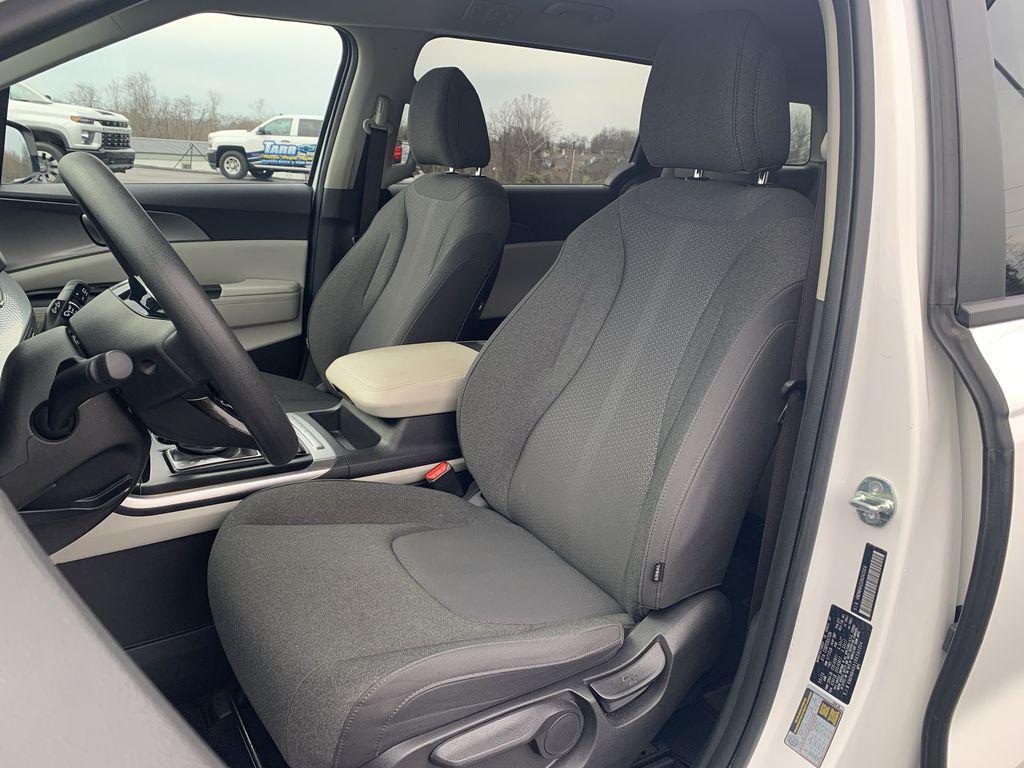 used 2024 Kia Carnival car, priced at $27,923