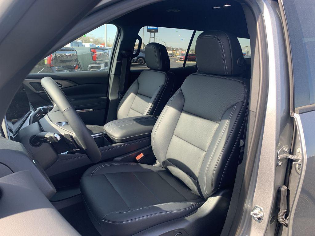 new 2026 Chevrolet Traverse car, priced at $46,840