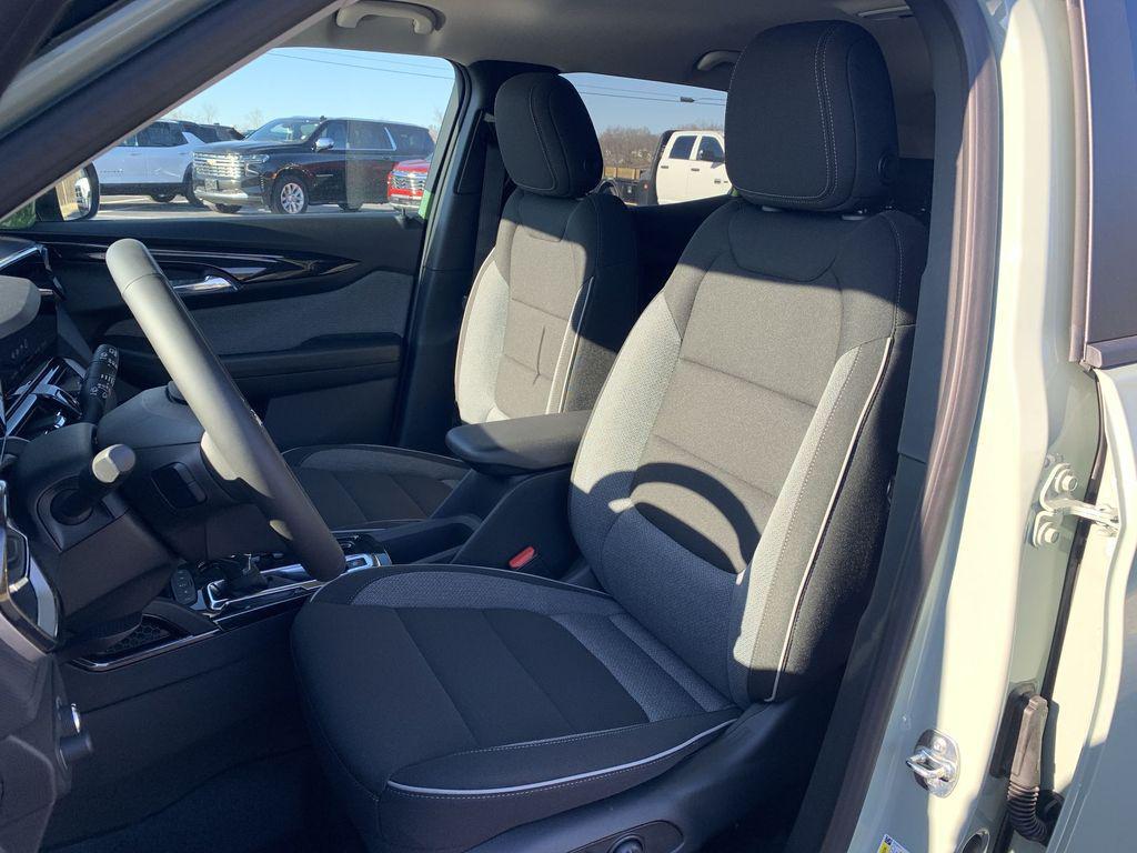 new 2026 Chevrolet TrailBlazer car, priced at $28,343