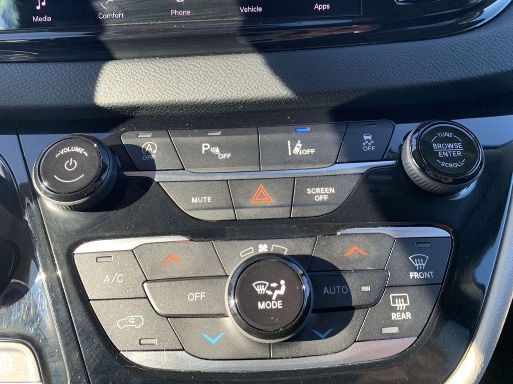 used 2023 Chrysler Pacifica car, priced at $26,910