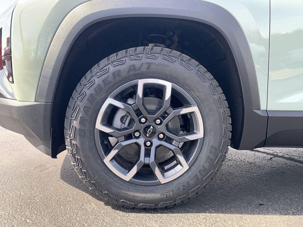 new 2026 Chevrolet Equinox car, priced at $36,844