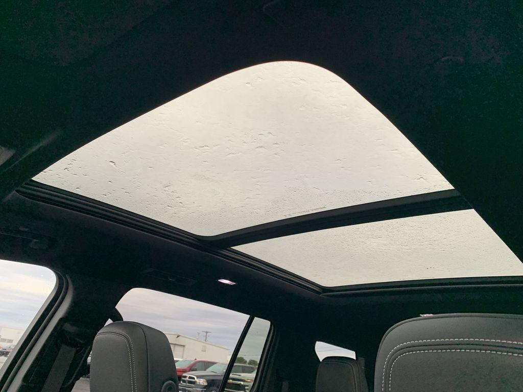 new 2026 Chevrolet Traverse car, priced at $43,117