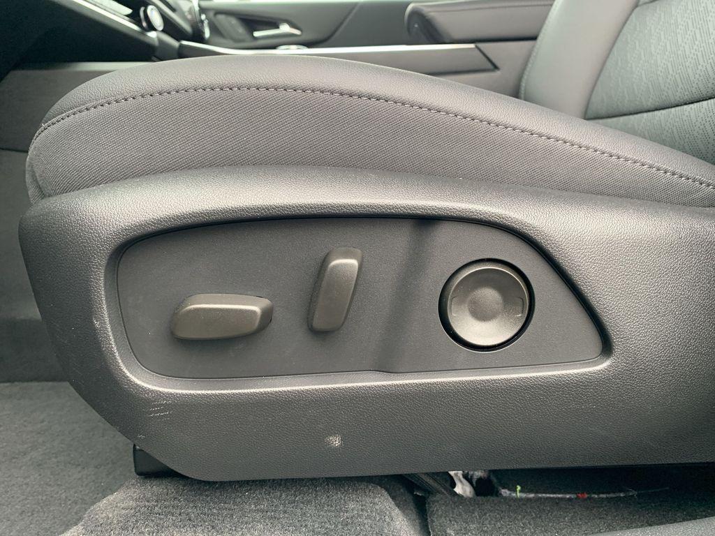 new 2026 Chevrolet Equinox car, priced at $33,567