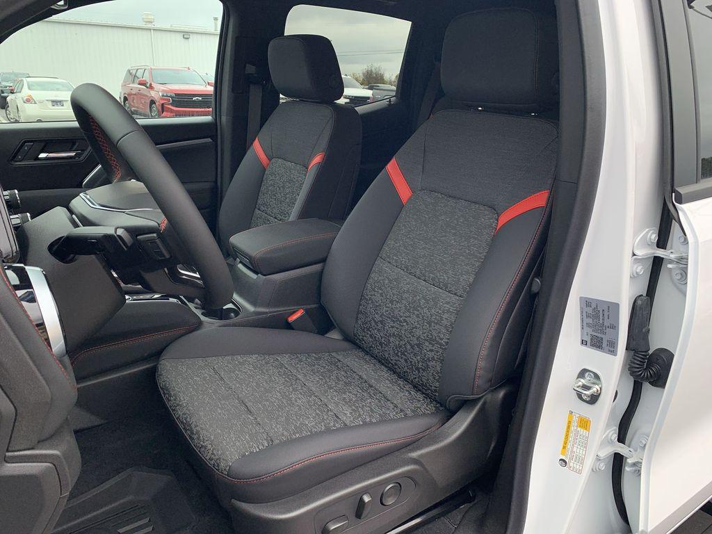 new 2025 Chevrolet Colorado car, priced at $49,002