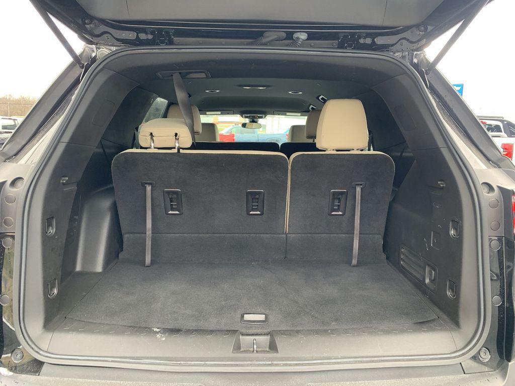 used 2023 Chevrolet Traverse car, priced at $28,900